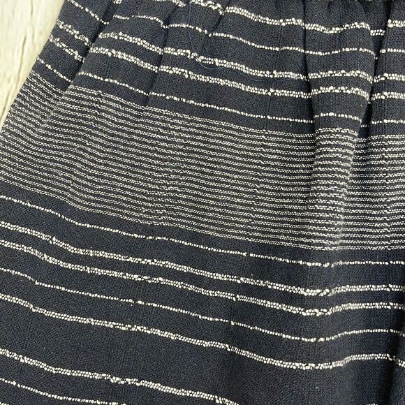 &merci Ruffle Elastic Waist Shorts - Picture 4 of 8